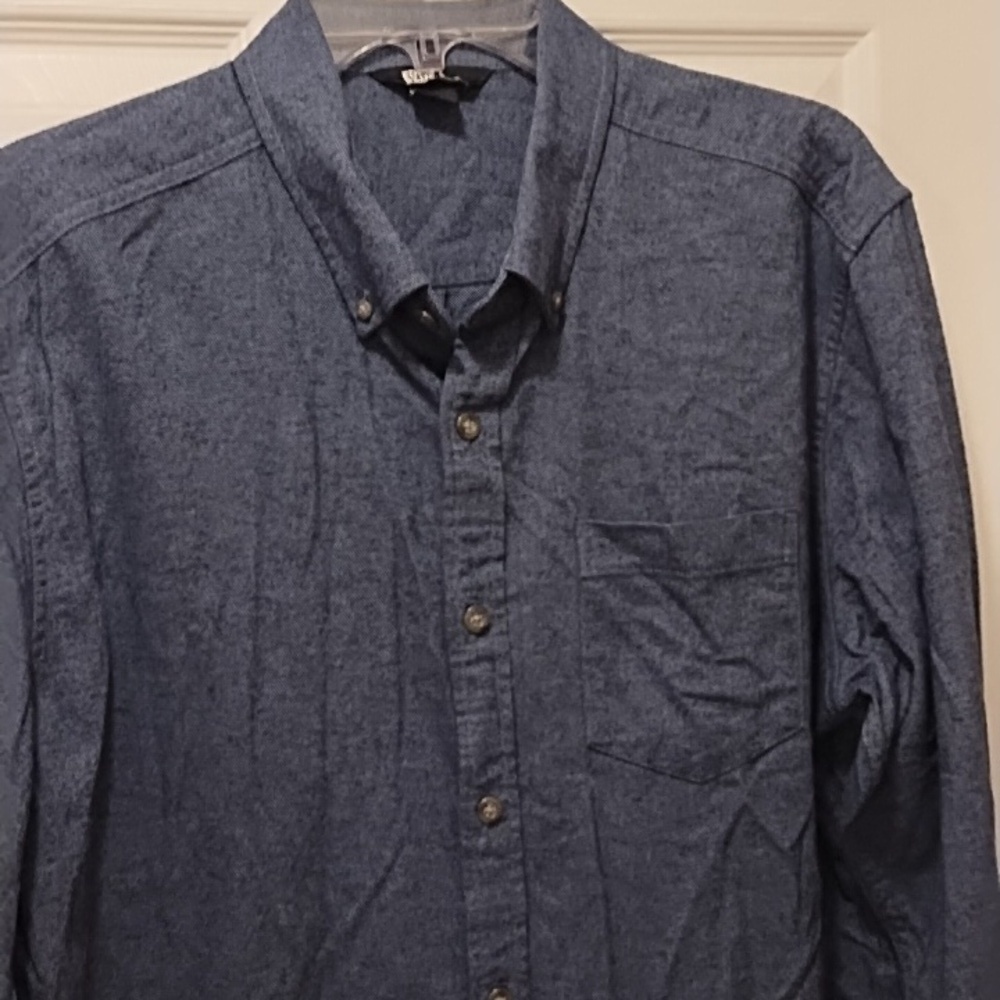 Eddie Bauer cotton blue button down shirt L